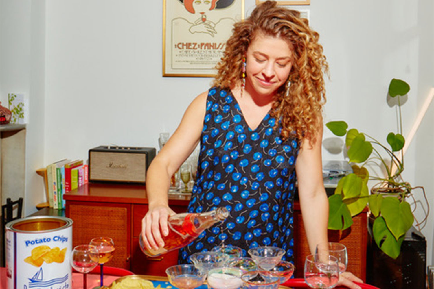 Katherine Lewin making cocktails